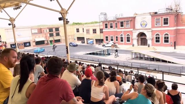 PARQUE WARNER MADRID смотреть онлайн