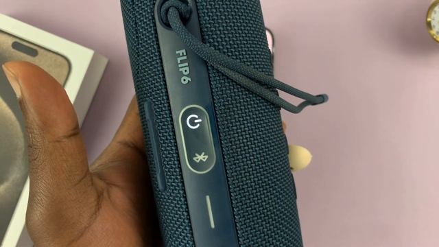 How To Connect Bluetooth Devices To iPhone 15 & iPhone 15 Pro смотреть онлайн