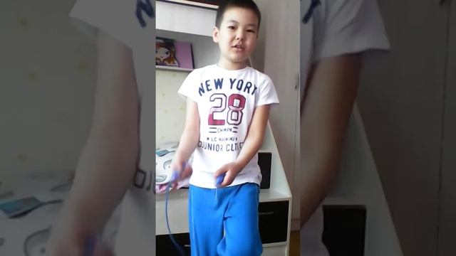 Прыгаем на скакалке смотреть онлайн