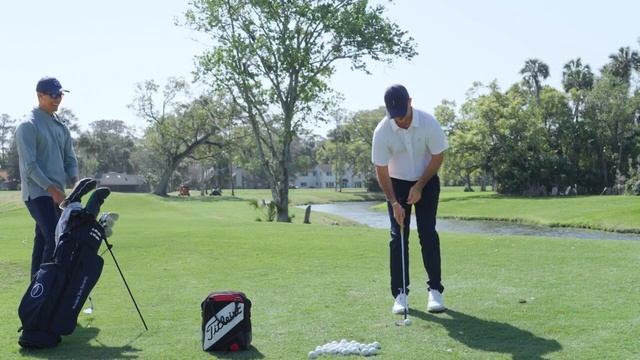 Short Game Chef teaches how to hit the high flop | The Index Experiment | The Golfer's Journal смотреть онлайн