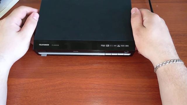 Распаковка DVD проигрывателя TELEFUNKEN TF-DVD5100 Black из магазина бытовой техники М.Видео. смотреть онлайн