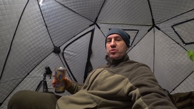 Реактивная плотва клевала, как из пулемёта. Открыл сезон рыбалки со льда! смотреть онлайн