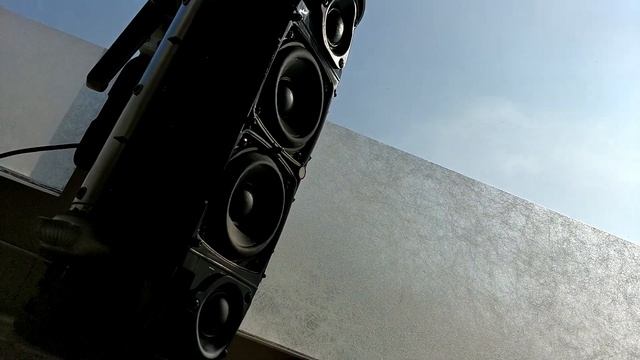 RUSSISCHE MUSCHIS WITH HIGH POWER ON JBL XTREME 2!!! смотреть онлайн