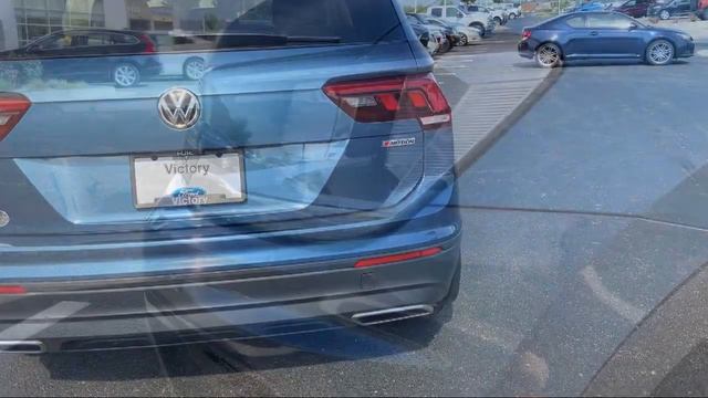 2019 Volkswagen Tiguan 2.0T SE Sport Utility смотреть онлайн
