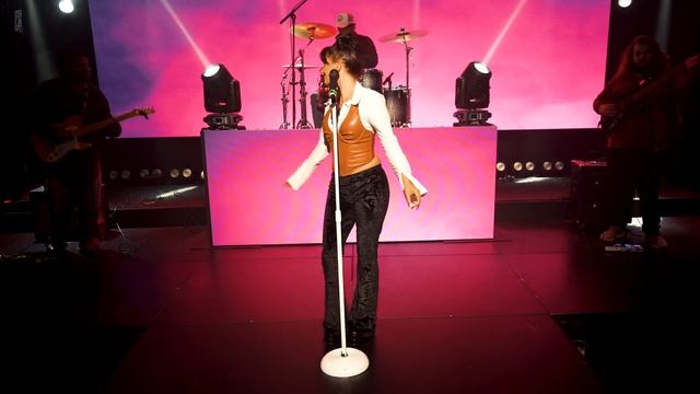 KELS: Front Row Live смотреть онлайн