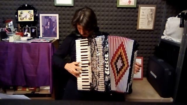Piccolo Fiore Valzer musette di Carlo Venturi. Mario Sacco alla fisarmonica смотреть онлайн