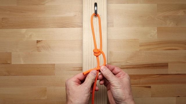 Knots - How to tie a Taut-Line Hitch. смотреть онлайн