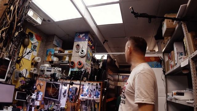 ВЛОГ / ЕДУ ЗА ПОМОЩЬЮ К КОЛЛЕГЕ В РЕМОНТ ТЕЛЕФОНОВ / ВЛАДИВОСТОК смотреть онлайн