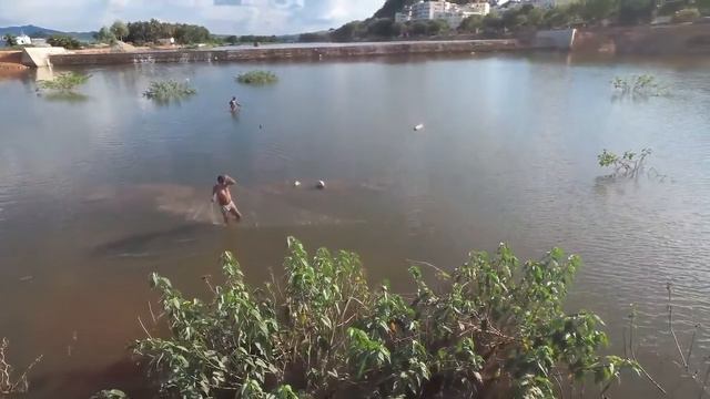 Река Читравати в Путтапарти . смотреть онлайн