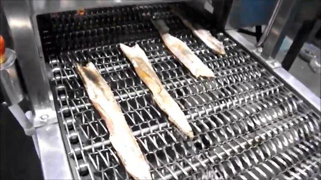 Salmon Skin Grill Machine Operation Film (Máy Khò Da Cá Hồi) смотреть онлайн