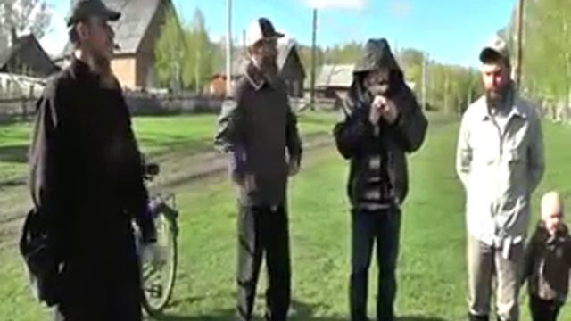 После богослужения напоминание о занятиях по изучению святой Библии. смотреть онлайн