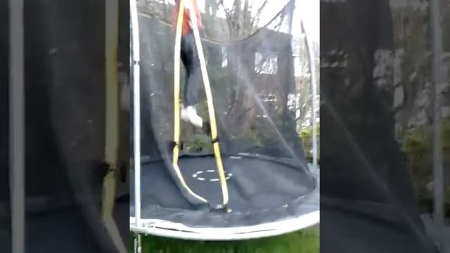 Trampoline madness #1☺☺ смотреть онлайн