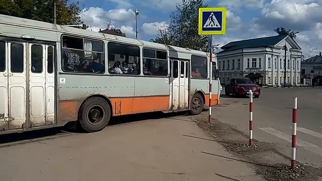ЛиАЗ 677. Арзамас. Август. 2019 год. Отправка на маршрут. смотреть онлайн