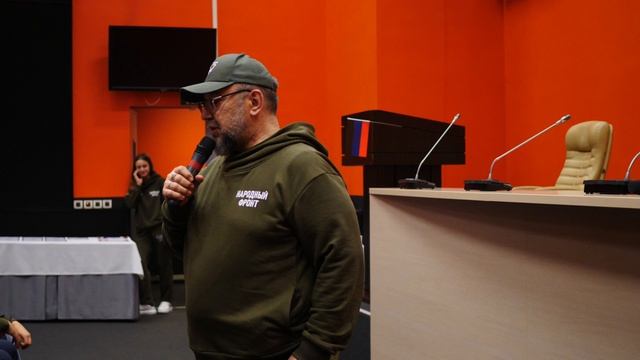 Пётр Сухов - «Песня тракториста» (Часть 1) - «Народный Фронт»