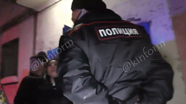 Двойное ножевое в новогоднюю ночь у бара СССР в Сургуте смотреть онлайн