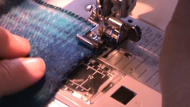ELNA 3230 Gallery Sewing machine2.MPG смотреть онлайн