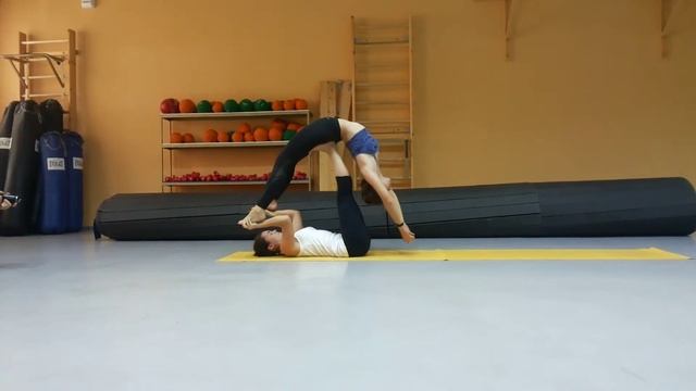 Показательное выступление Акро Йога смотреть онлайн