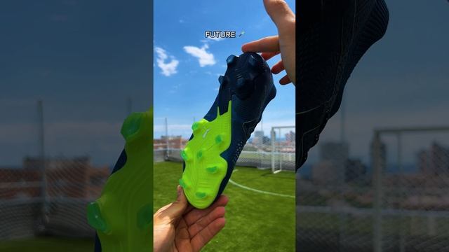 Which one you play, display or giveaway? #Boots #PUMA #Football смотреть онлайн