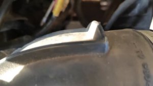 замена шланга сапуна на двигателе нива шевроле