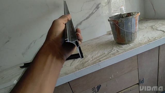 Modular Kitchen ka profile handle J प्रोफाइल हैंडल लगाना सीखे || How to Install J Profile handle in смотреть онлайн
