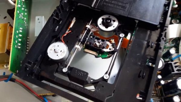 CD player repair. Replacement of the Yamaha CD-S300 laser head. Замена лазерной головки