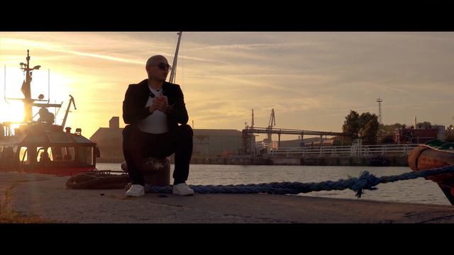 Далеко от возможностей. Откуда я? Моя история | Андрей Лебров смотреть онлайн