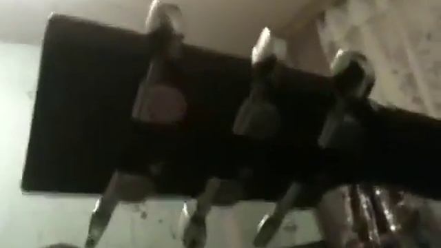 КАК НУЖНО расстраивать гитару смотреть онлайн