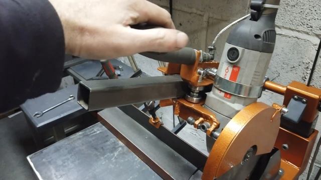 Стойка для болгарки с протяжкой