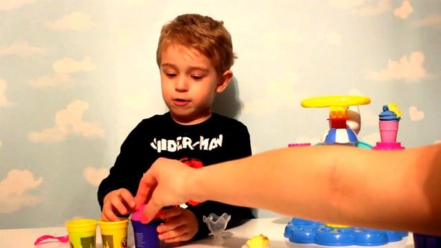 Плей до пластилин набор Фабрика мороженого Лепим из пластилина мороженое Play doh Ice Cream Facto смотреть онлайн