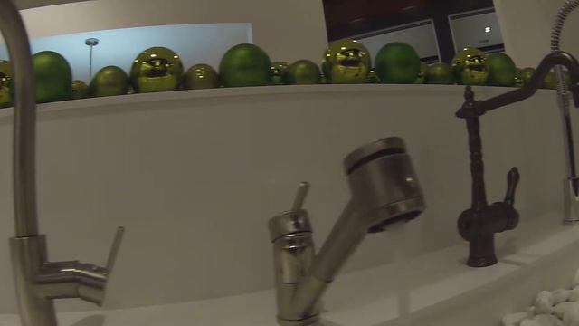 PIRCH UTC Mall San Diego Go Pro HERO3 G3 Ultra 3 axis gimbal смотреть онлайн