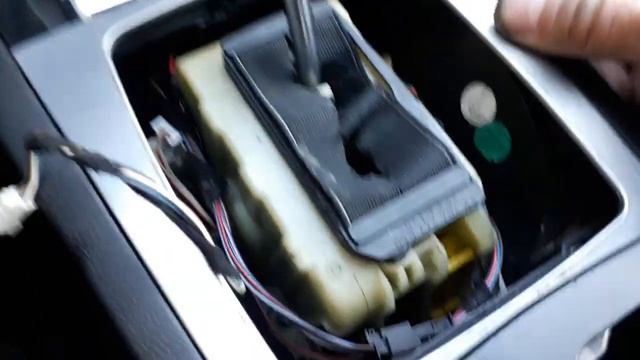Мерседес не отдаёт ключ зажигания и не включается зажигание проблема решена смотреть онлайн