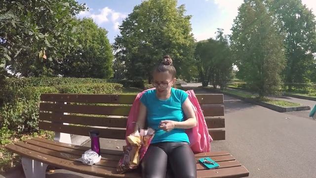 Завтрак на улице для любимого мужа.Большой банан)) смотреть онлайн