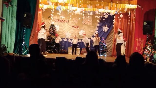 Современный Новогодний танец ))) смотреть онлайн