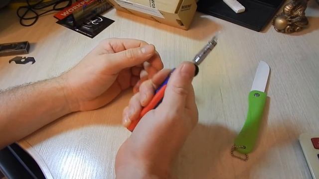 Строительный нож со сменным лезвием WORKPRO смотреть онлайн