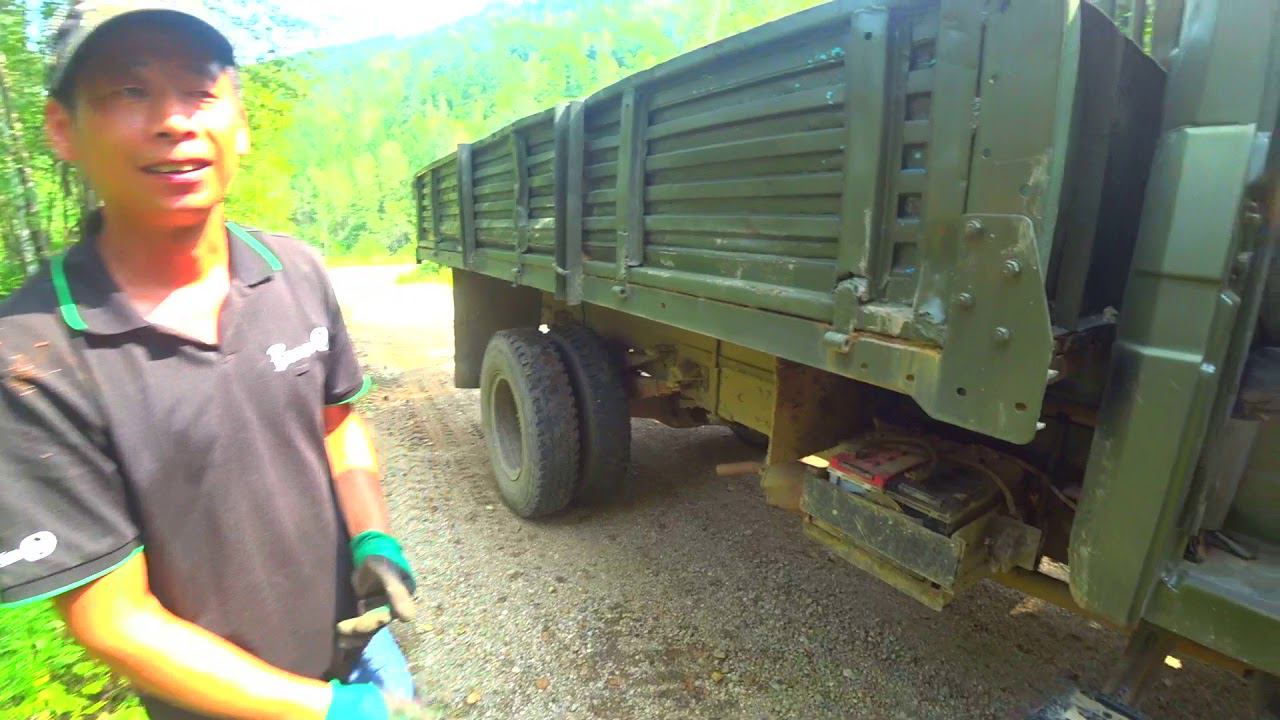 Подшутили над китайцем.Нужно ехать на зимовье, после большой воды. Смыло несколько мостов. смотреть онлайн