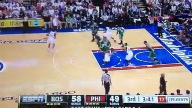 Ryan Hollins Throws It Off A Lavoy Allen's Head смотреть онлайн