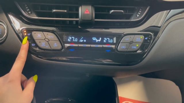 2021 Toyota C-HR Limited Review смотреть онлайн