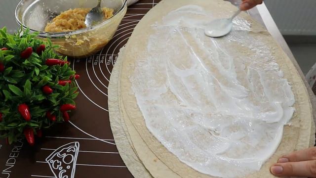 Мясной пирог из фарша. Рулет из лаваша в духовке | Lavash roll, Meat pie смотреть онлайн