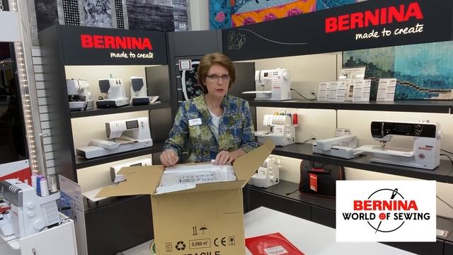 Bernina Series 3 - Video 1 Introduction and Unboxing смотреть онлайн