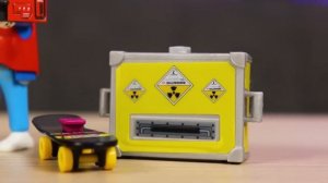 ОНА ЛЕТАЕТ!? Настоящий ДеЛореан из фильма НАЗАД В БУДУЩЕЕ! // Playmobil Back To The Future DeLorean