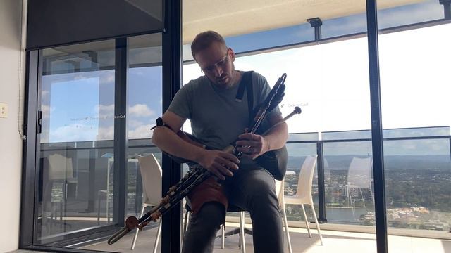 The Piper In The Cave - Episode 1 - The Old Blackthorn Stick/The Blacksmith/The Dublin Reel (reels)