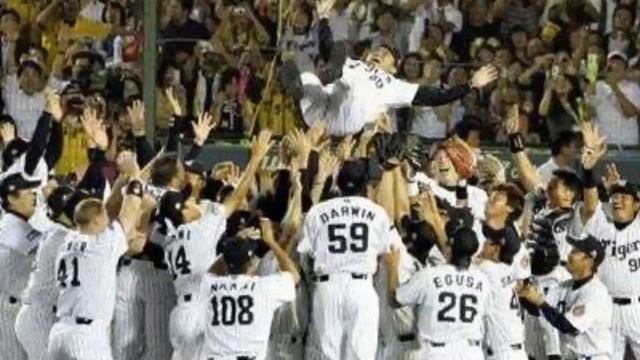 阪神タイガースの歌（六甲おろし）歌　リウ・ソーマ смотреть онлайн