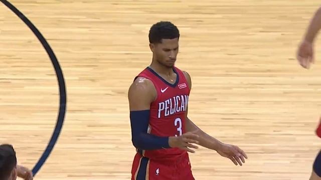 James Harden Hits Himself In Face With Ball and Josh Hart Couldn't Believe It смотреть онлайн