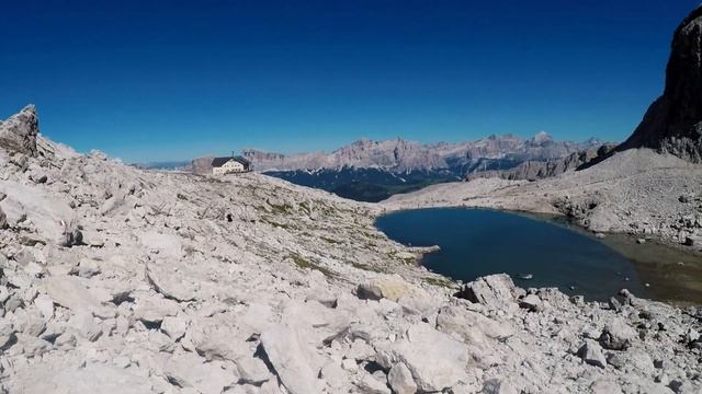 Escursione dal Passo Pordoi al Piz Boè e giro per il lago Pisciadù смотреть онлайн