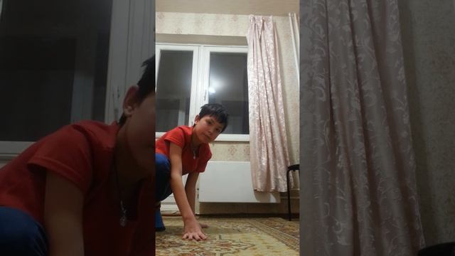 Брэйк-данс. Видео для самых крутых и сильных ребят. / Ant house. смотреть онлайн