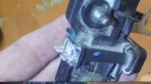 Opel Astra H замена щёток 100 рублей.