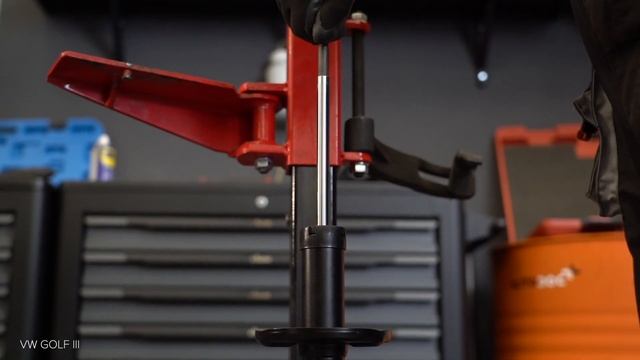 How to change rear shock strut on VOLKSWAGEN GOLF 3 (1H1) [TUTORIAL AUTODOC] смотреть онлайн