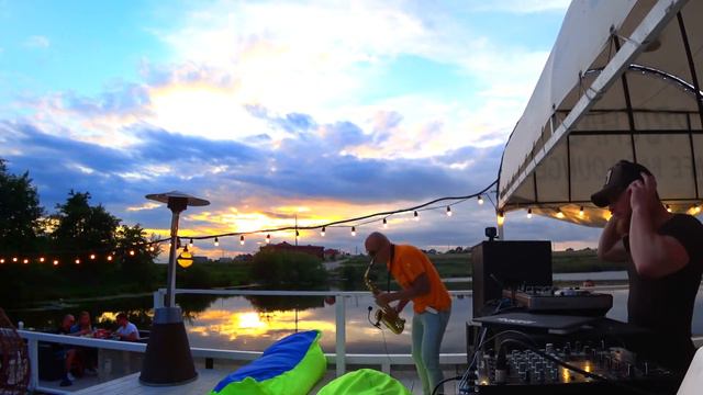 Калиновка Кантри Клаб Sunset by the lake and saxophone смотреть онлайн