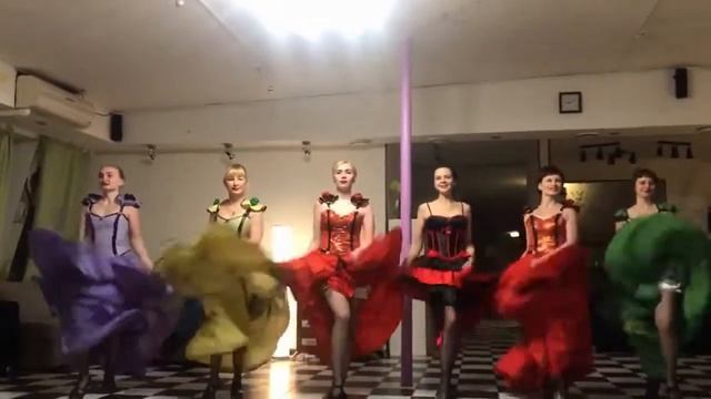 Зажигательный канкан на милонге "День танца" смотреть онлайн