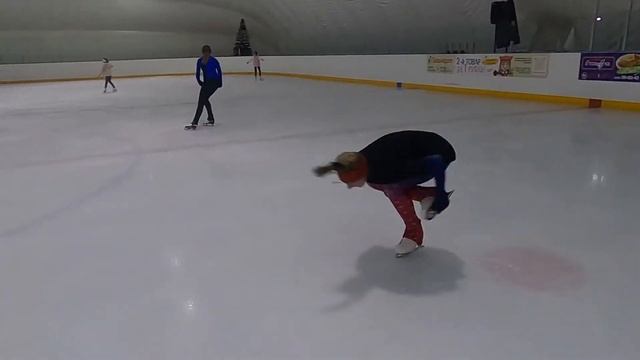 2021 09 28 Тренировка юных любителей фигурного катания смотреть онлайн